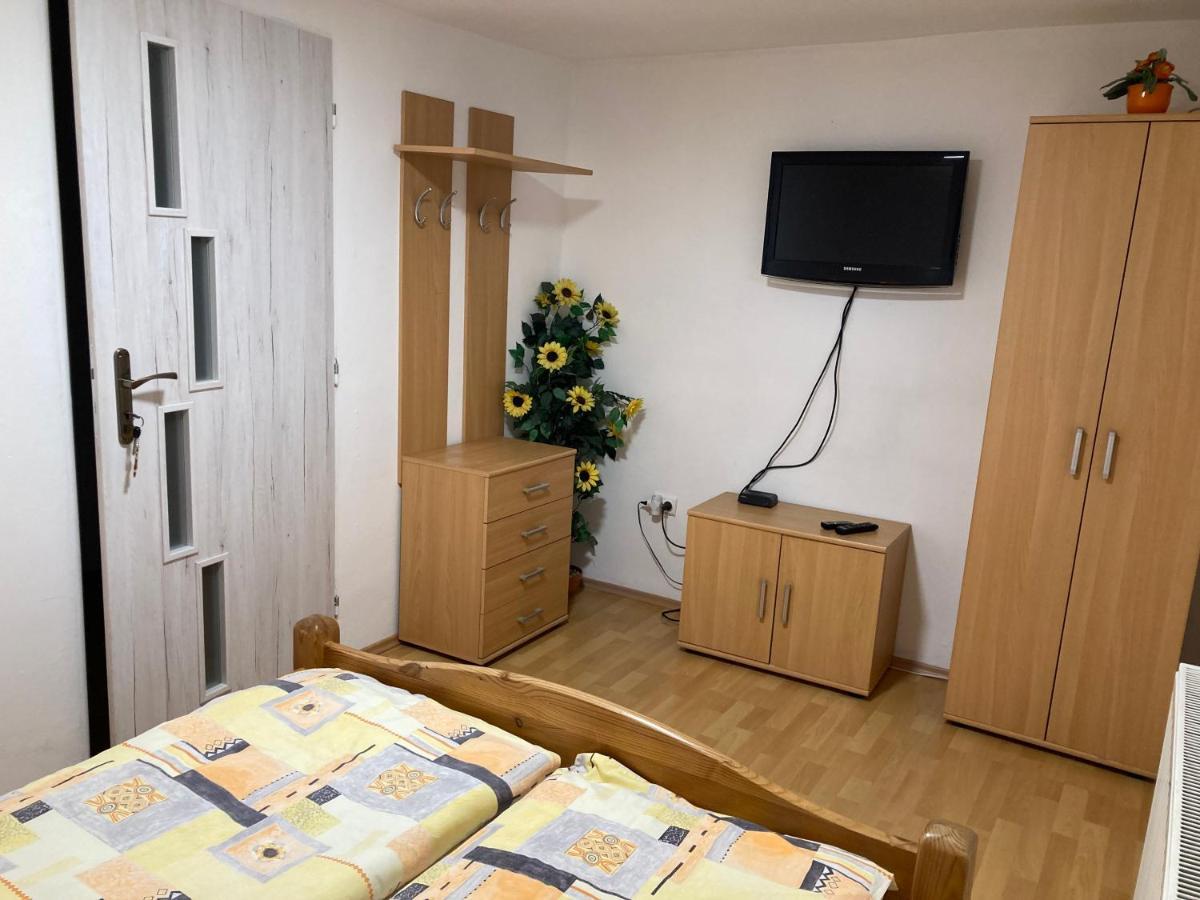 Apartman Klaudia Ружомберок Екстер'єр фото